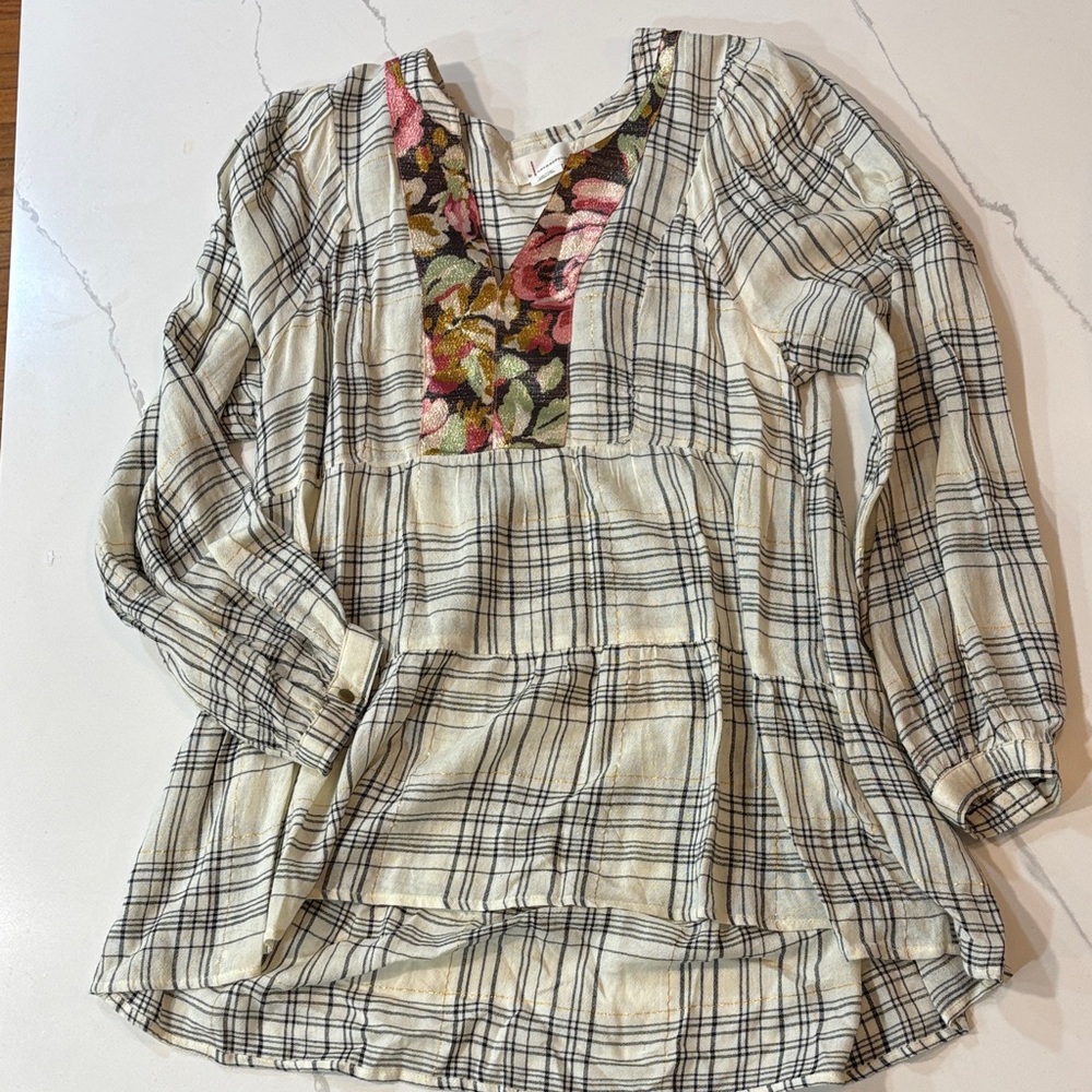 Elegant Checkered Tunic with Floral Detail
